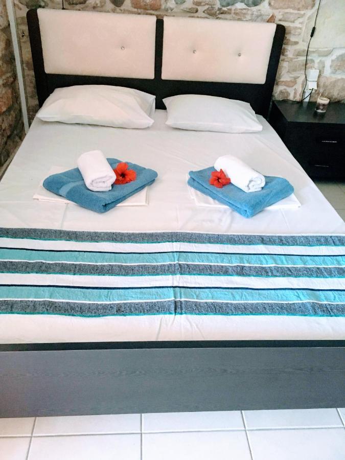 Mariaeva Rooms Лентас Экстерьер фото